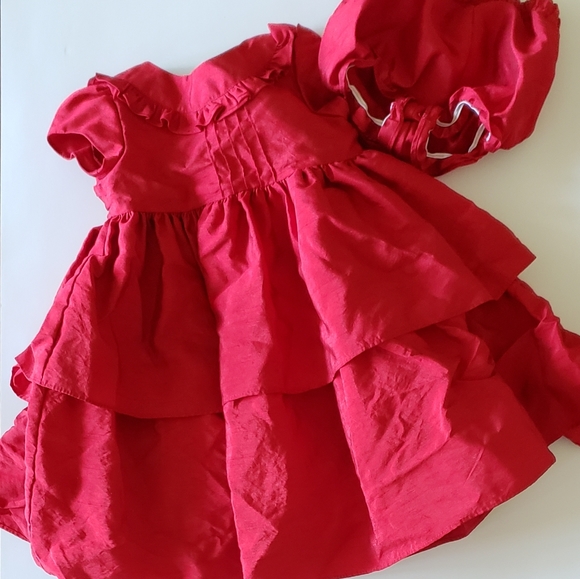 Pippa & Julie Other - NWOT! PIPPA & JULIE RED PUFFY SHORT SLEEVE DRESS
